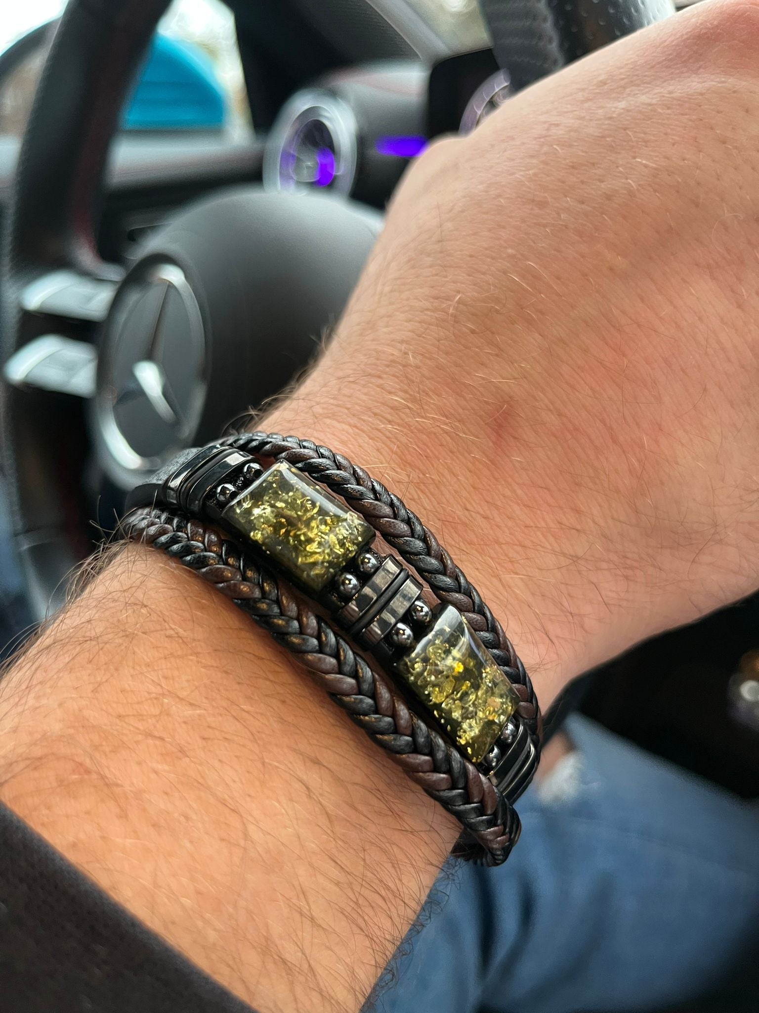 Stylowa bransoletka męska z bursztynem bałtyckim i naturalnej skóry – oryginalny prezent